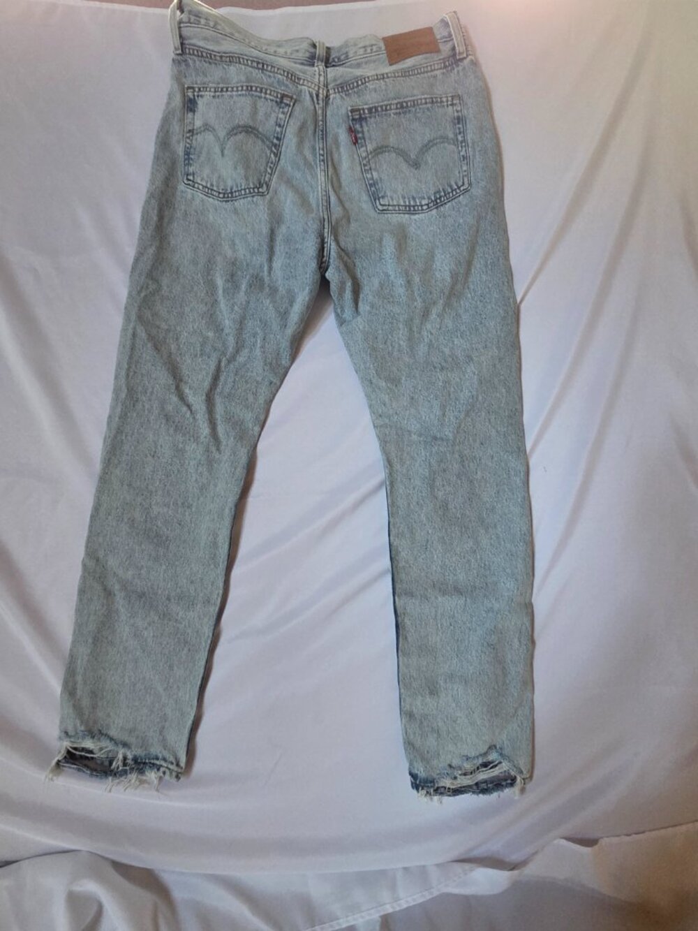 Levi's 501 Premium Jeans 💙 Light Wash Distressed, 29x30